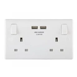 Masterplug Switched Socket 2 Gang + 2USB